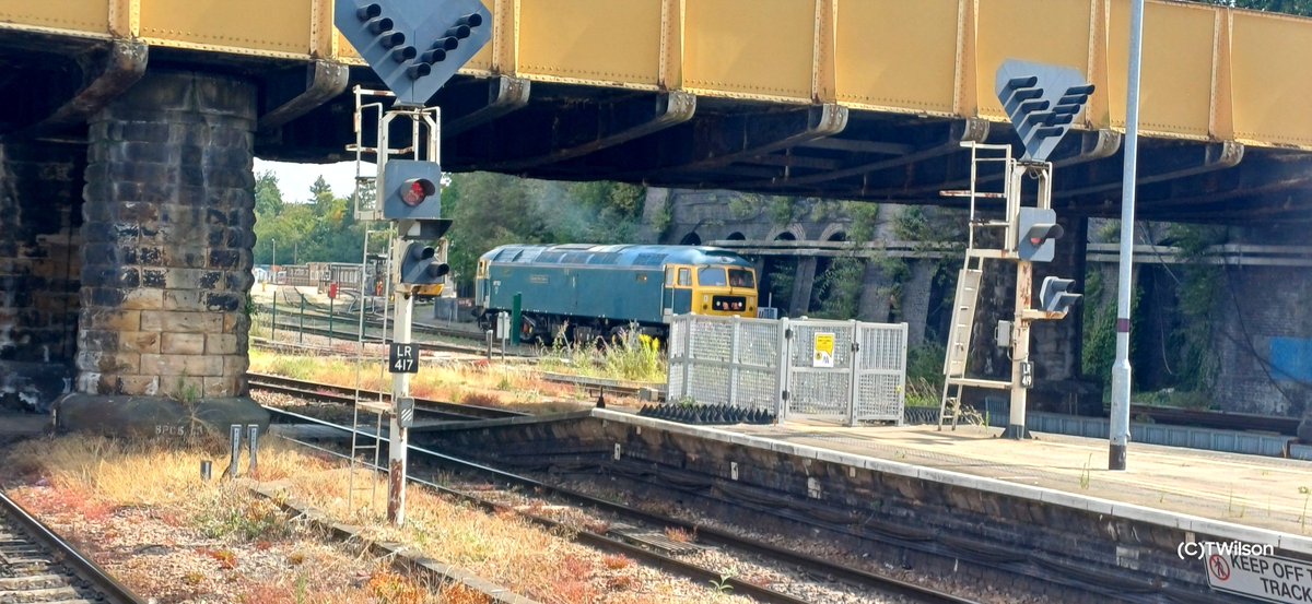 WilsonBone's tweet photo. A good start to today's #OutAndAbout 'Duff' 47 727 Caisteal  Dhun Eideann comes of Leicester LIP  and heads south, working 0F60 to Kettering to pick up a 360 https://t.co/Klr7y2hUJk