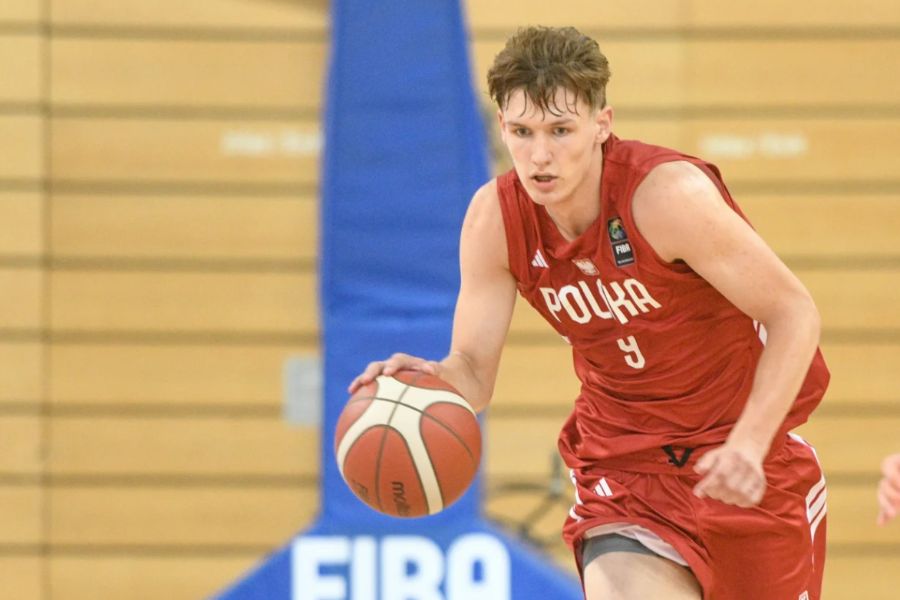 superbasketpl's tweet photo. Polacy wygrali drugi mecz podczas ME U-18, ale w ich grze wciąż jest spore pole do poprawy! – ocenia @Xerez1000.
Już w niedzielne popołudnie starcie z Ukrainą.
#koszkadra #plkpl
CZYTAJ: https://t.co/yCYaOiHOmc https://t.co/FZTFCmQpng