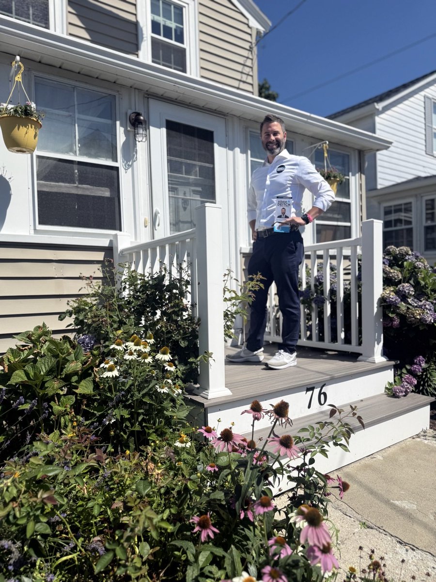 adamdeitch's tweet photo. Nothing beats face-to-face conversations on the porch. Our volunteers (and Adam!) are out across Norfolk County week in and week out talking directly with voters about our positive vision for the future of the DA's Office — and we could use as many hands on deck as we can get!

Sign up now: https://t.co/ZPiYIgiqXe