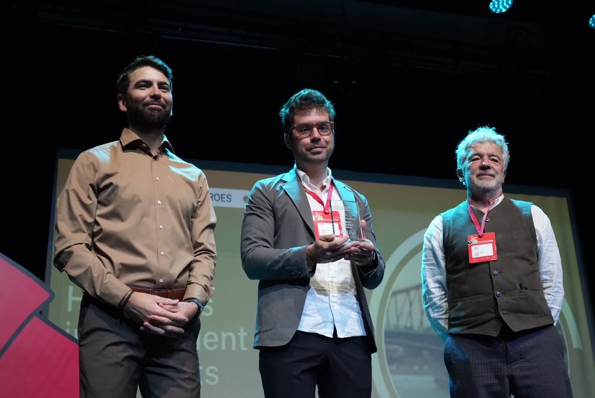 globalfreemedia's tweet photo. ⭐ At a special event at @FestivalGabo, IPI and @IMSforfreemedia honoured this year’s recipients of the World Press Freedom Hero and Free Media Pioneer awards, recognised for their resilience in the face of unprecedented challenges.

📸: Rolando Mendez - NUKAK/@FundacionGabo https://t.co/naiKdsIfvp