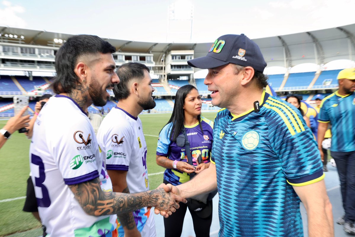 alejoeder's tweet photo. ¡Si vieran cómo está el Pascual Guerrero! La tribuna Occidental está a reventar, el ambiente es espectacular y la emoción se siente desde los camerinos hasta la cancha. En minutos arranca #UnPicaítoPorCali.

Así me gusta ver a nuestra ciudad: unida, reconciliada y disfrutando en paz de cada uno de los espacios que hemos preparado para celebrar los 490 años de nuestra Cali.

El mejor marcador de este partido será el de una ciudad que juega en el mismo equipo. ¡Sigamos viviendo esta gran fiesta con respeto, alegría y mucho orgullo por Cali!
