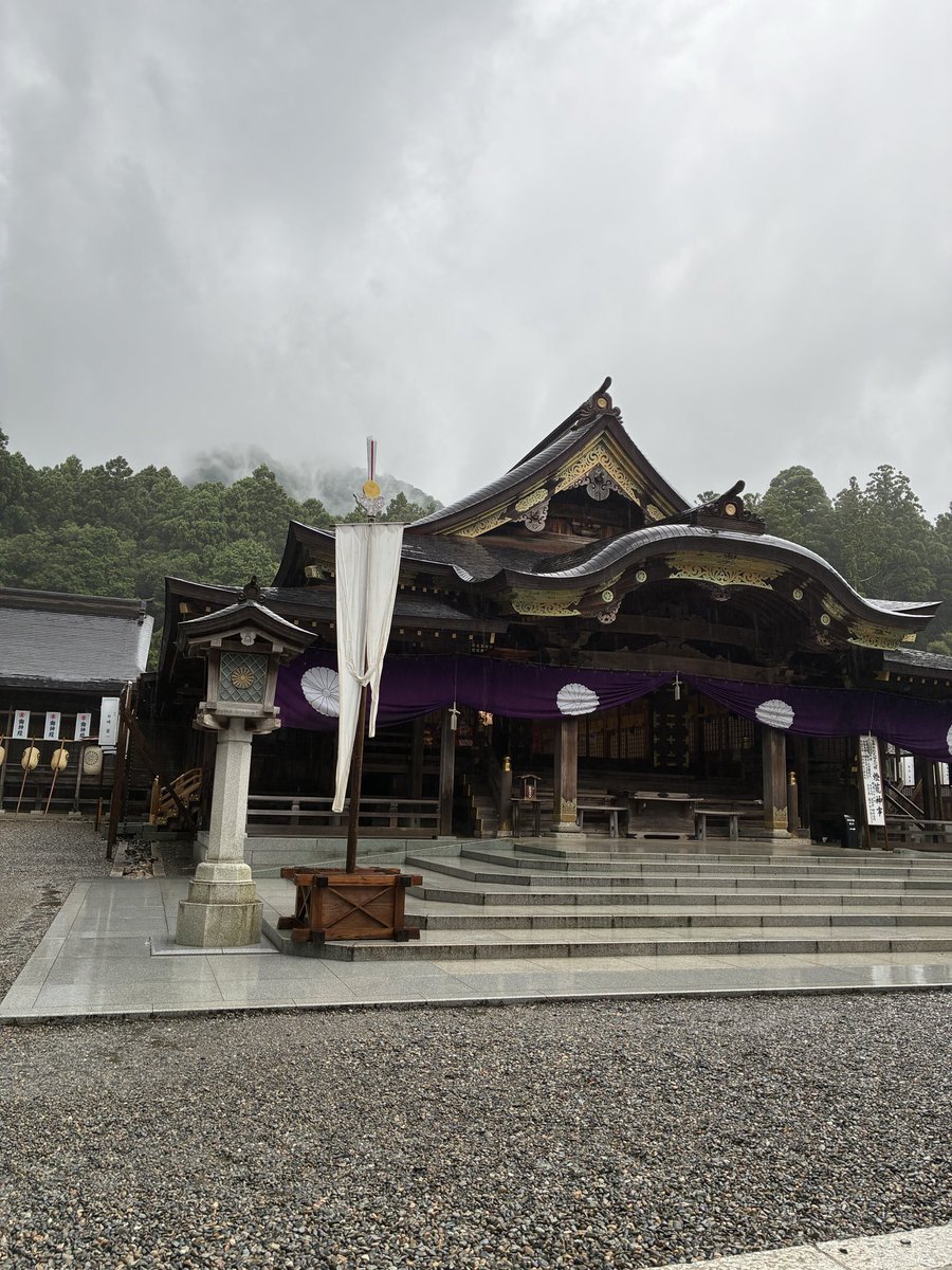 soranosuke29's tweet photo. 雨降りだたけど、、
きょぅ、、
ボクたちのだぁい好きな さっくんのご主演する朗読劇【約束の果て】

Reading World様枠ぉ申し込み最終日。

ボクも
みなさまも
チケットとのご縁を結んでくださぃ、、て
ぉ彌彦神社の天香山命さまに
ぉ願ぃに来たです、ぉฅ(*´꒳`*ฅ)ꪆ

みんなで応援に行けますょぅ、に https://t.co/rexN244RZ3
