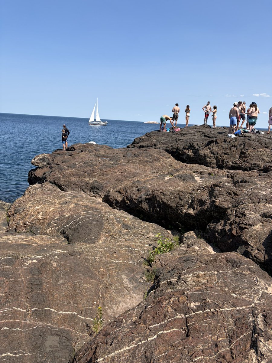 topgoy14's tweet photo. Nothing like being in a beautiful place and being surrounded by only your own folk

Upper Peninsula Michigan is truly a hidden gem🌲 https://t.co/4uyGsHgkEE