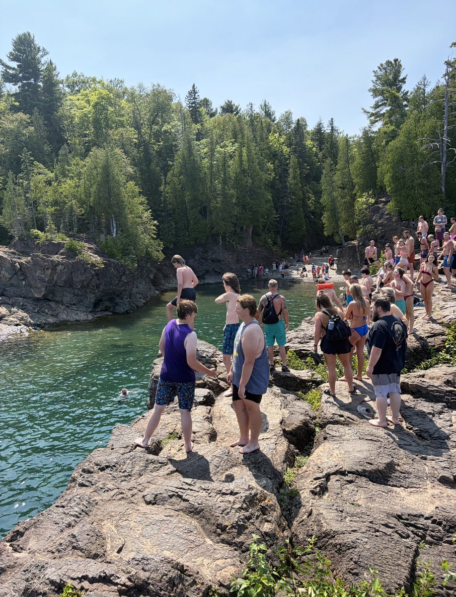 topgoy14's tweet photo. Nothing like being in a beautiful place and being surrounded by only your own folk

Upper Peninsula Michigan is truly a hidden gem🌲 https://t.co/4uyGsHgkEE