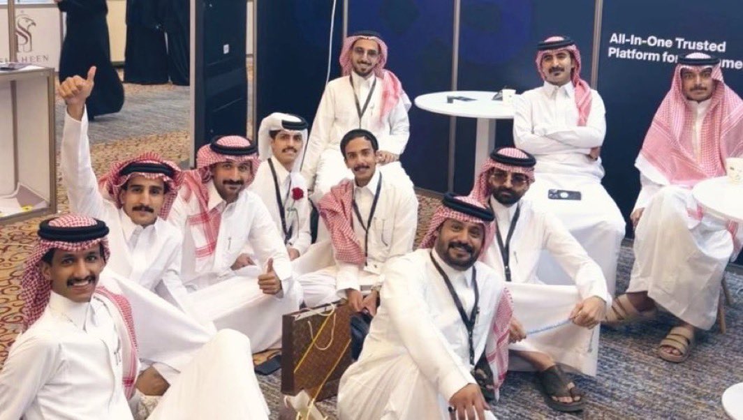 cio1v's tweet photo. يعجز الكلام عن التعبير والله اني مبسوطه منهم جداً علي محظوظ فيهم ويستاهل هالوقفه😢🤍. https://t.co/CUR9hmPF0u