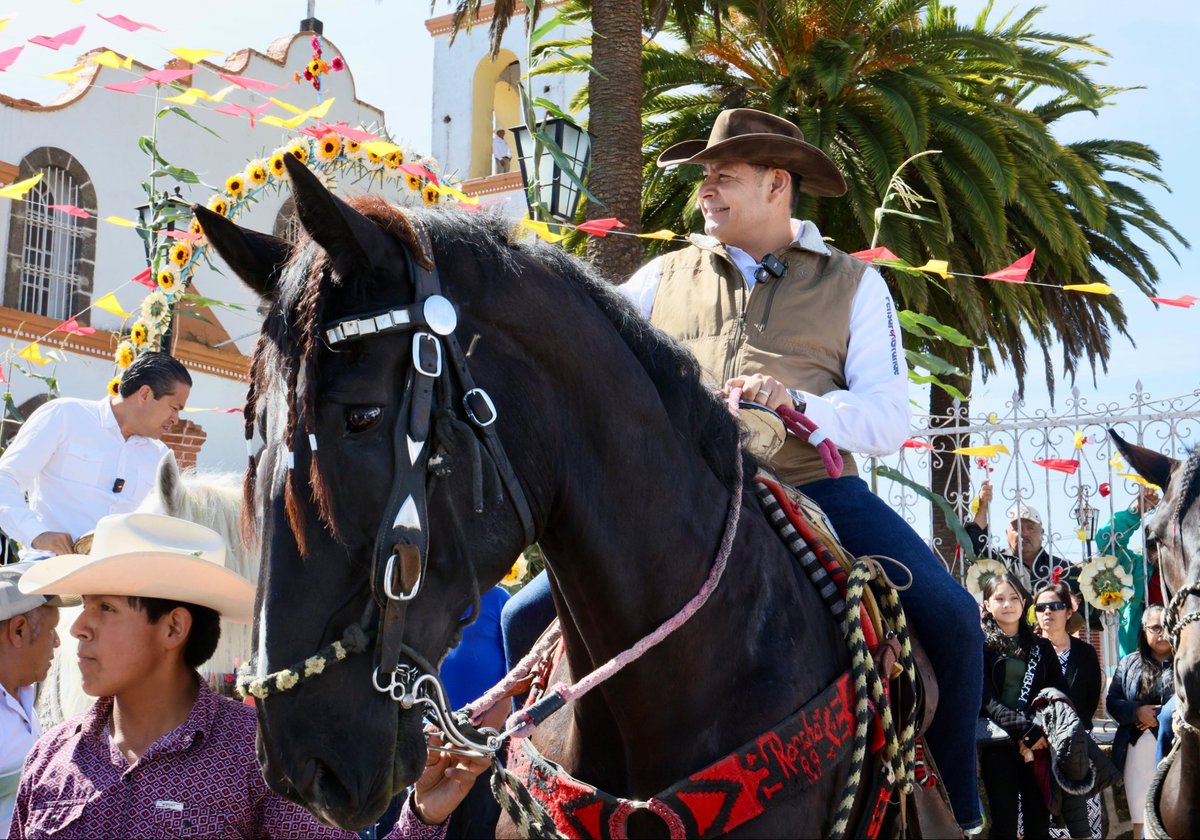 armentapuebla_'s tweet photo. En Chignahuapan participamos en la Mega Cabalgata por las fiestas patronales en honor a Santiago Apóstol, celebrando nuestras raíces y el amor por Puebla. 🐎🤠 https://t.co/sU3ZRpikDl