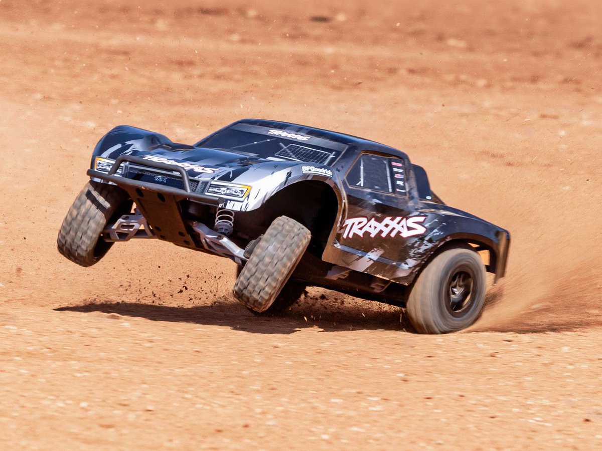 Traxxas's tweet photo. So clean in black. 🖤

The new #Traxxas Slash VX3 features a metal gear servo and compact TQi Sport transmitter. 🤩

*https://t.co/wRuMmV8hI6

[[Model # 58434-4]] #TraxxasSlash #FastestNameInRadioControl #RC https://t.co/8LQ8iOXasC