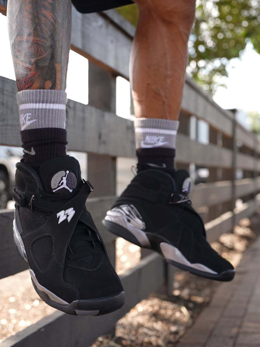JustFreshKicks's tweet photo. ON FOOT LOOK: Air Jordan 8 "Chrome" ✨

🗓️ September 12th
💰 $215 https://t.co/7PN7zvzZdO