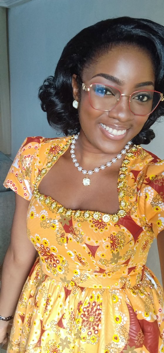 AndelaDanielle's tweet photo. With or without glasses? https://t.co/BuagCI8uYU