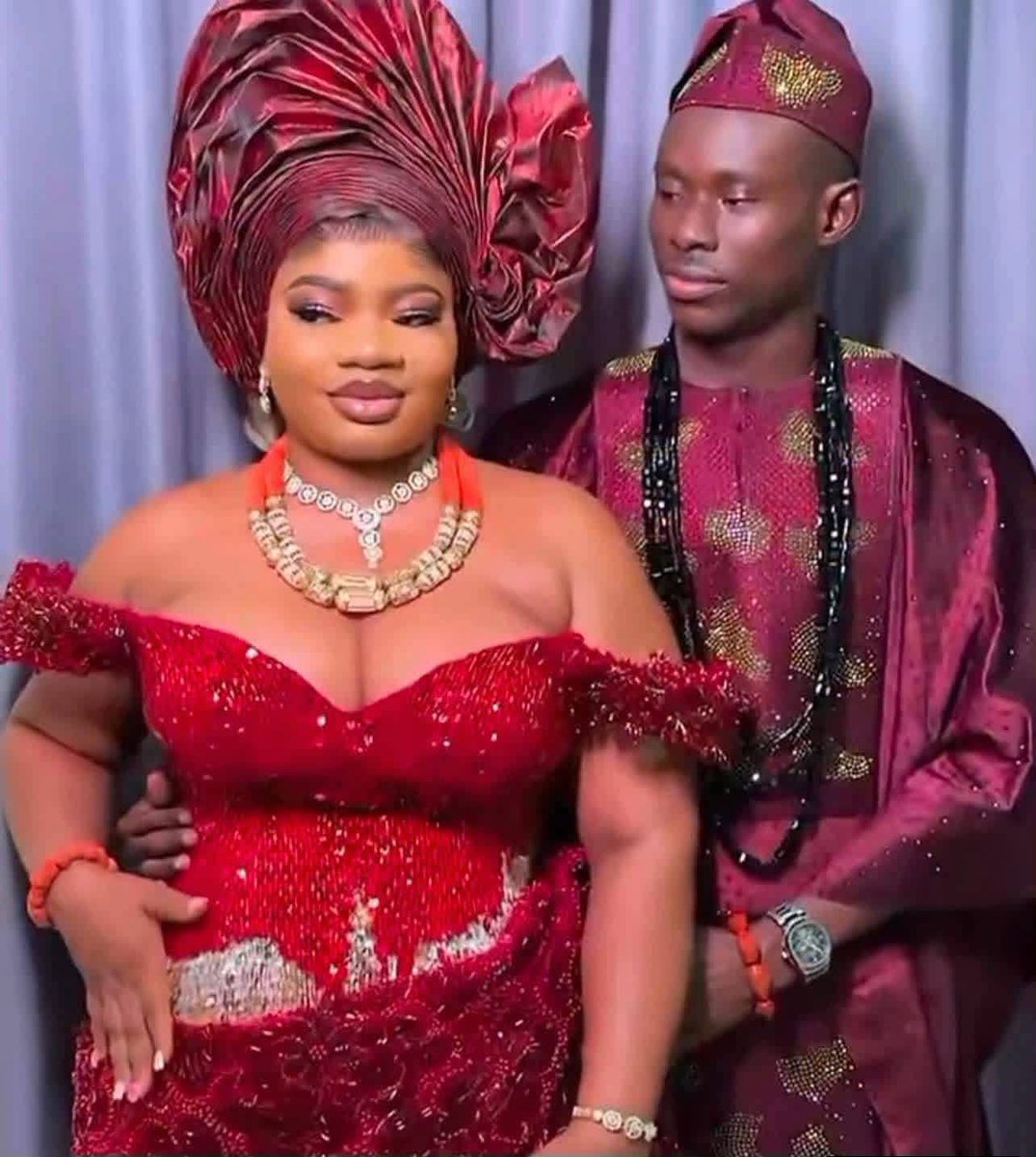 madubuikeV's tweet photo. As a ghe ghe final-year student, I'm disappointed. 😭😂
@official_Gegeh
What in the name of betrayal is this?
He's not even trying to hide it... bro is looking at her with premium romantic interest. 💀😂
#Jessederry #ghe #ghe #gheghe #vini #HennessyArtistry2026 https://t.co/NOtGD1lW7N
