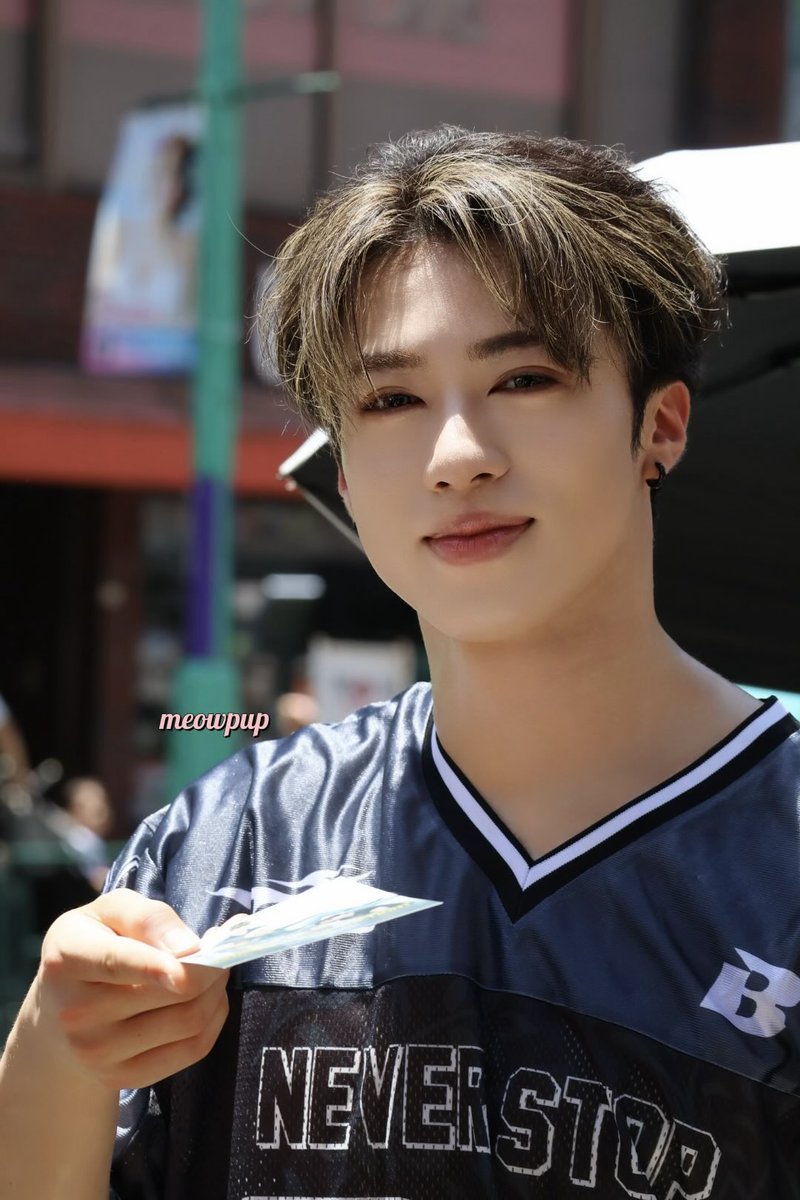 sunnyysmilee's tweet photo. 260725 ①
☀️🔥
더위에도 멋짐 그대로🫶
#체이서 #CHASER #チェイサー
#케이스케 #KEISUKE https://t.co/C5h5UVup6l