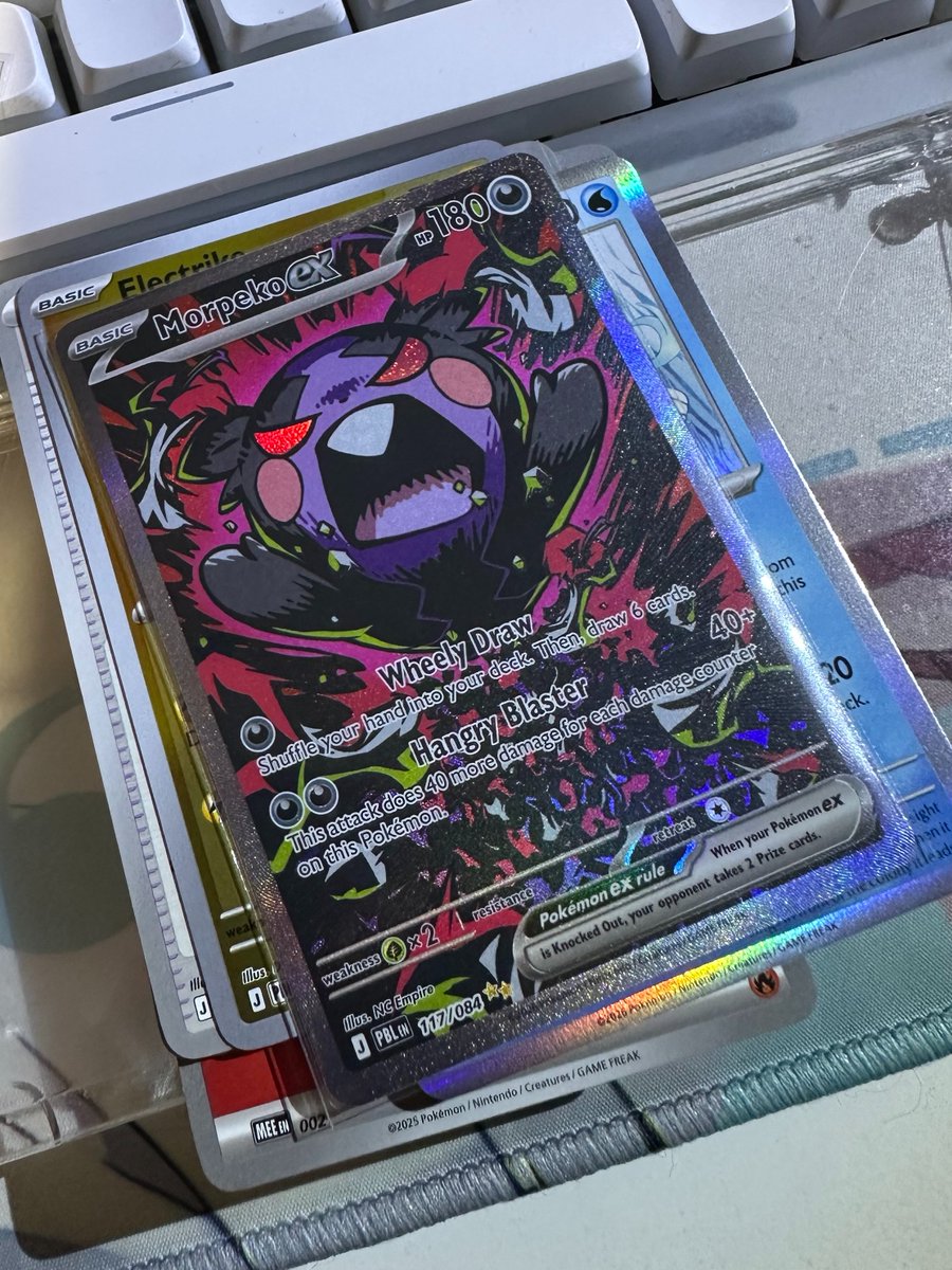 ReYgotcha's tweet photo. Ain't no way I am THIS lucky this expansion! #PokemonTCG https://t.co/oUSV0CN6Jz