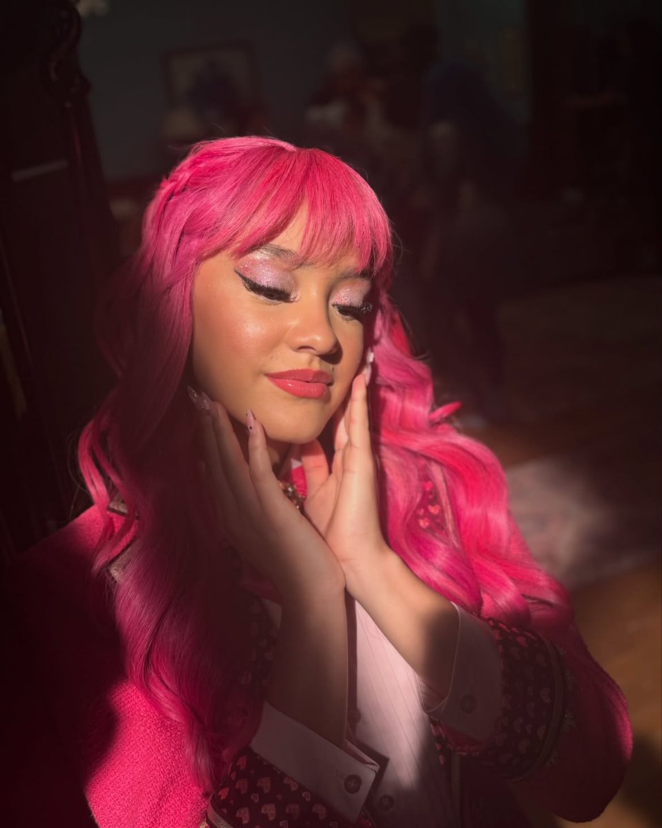 RiseofRedDisney's tweet photo. Pink appreciation post 💖

"Descendants: Wicked Wonderland" available on Disney + ❤️ https://t.co/KCo7adM2GE