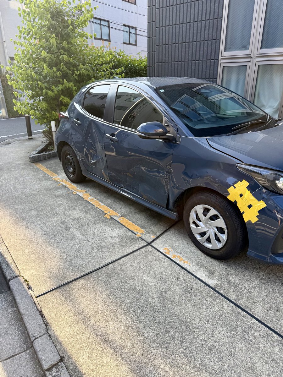 szk_mk38's tweet photo. カーシェアの車がどうしたらこんなにボゴボコになるのかな https://t.co/MxItACb2QX