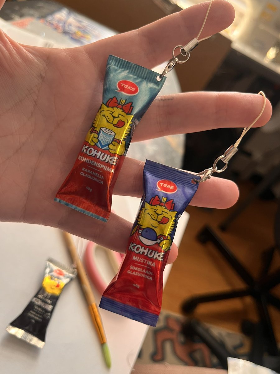 hmsterboygenius's tweet photo. made mini kohuke keychains just to see if i could https://t.co/PcxqA3SlD5
