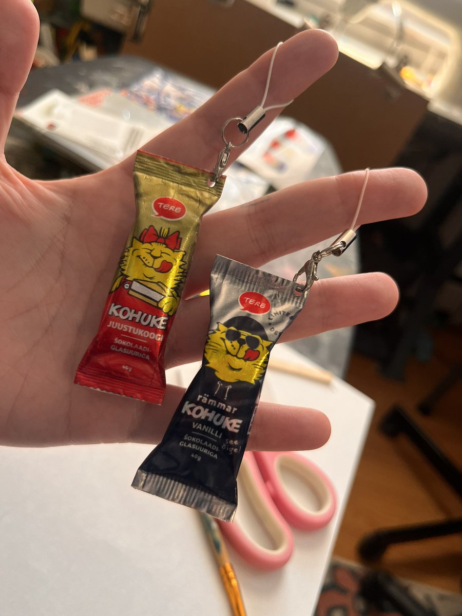 hmsterboygenius's tweet photo. made mini kohuke keychains just to see if i could https://t.co/PcxqA3SlD5