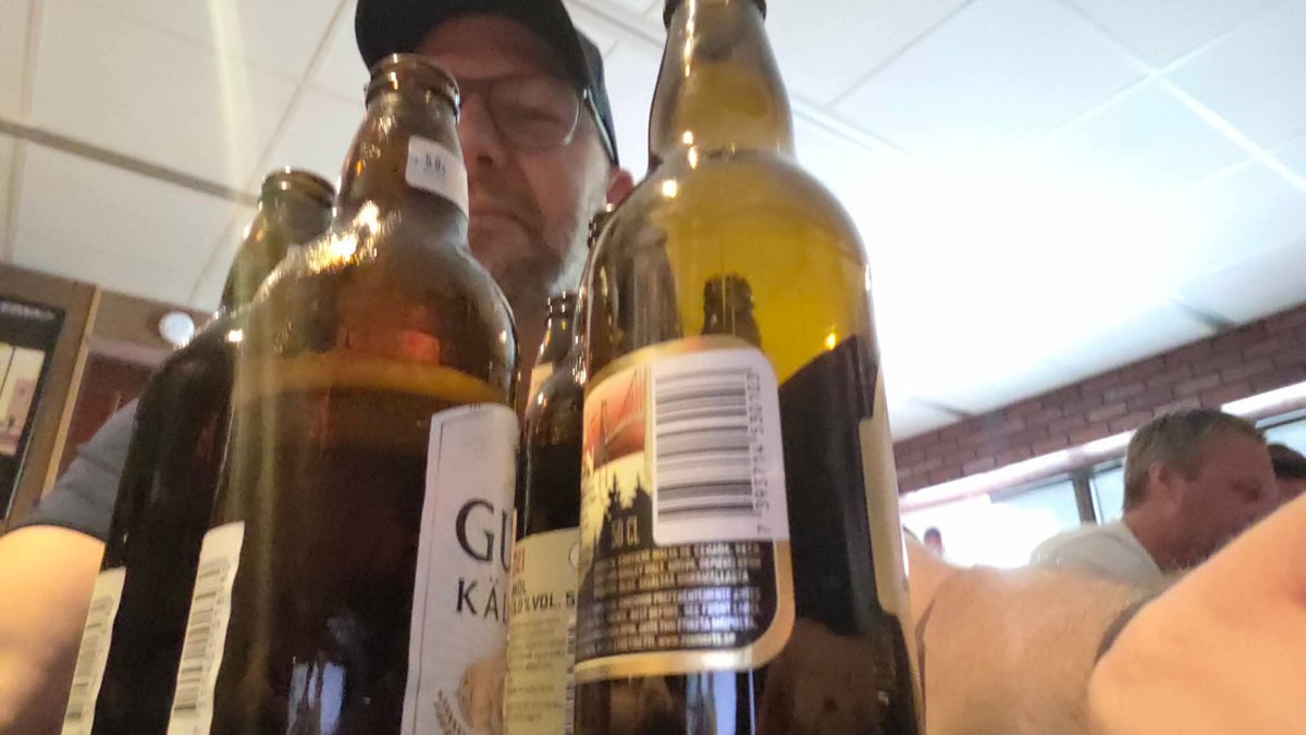 Britpop_Fogman's tweet photo. Degen away, En trevlig trip! Tre poäng med hem till neon och betong. Sprang bland annat på @Djuuu_Vasastan @Tinalqvist @DahlaDIF @limpan1979
Jäkla trevligt.
#DIFFEN💛❤️💙 https://t.co/ArXjRfepqs