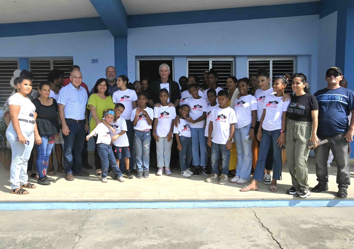 MMarreroCruz's tweet photo. Junto al Presidente @DiazCanelB, visitamos varios centros económicos y sociales de Pinar del Río, sede de las actividades por el 26 de Julio.

Bajo el impacto del más cruel de los bloqueos, vimos a un pueblo laborioso que no se rinde.

#MiMoncadaEsLaPatria
https://t.co/0rMohxoMJ7 https://t.co/faNkZ4c5FX