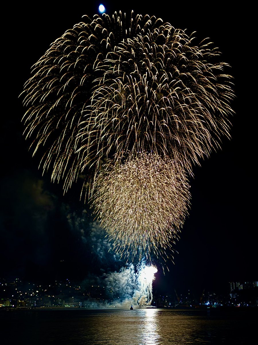 BLACK_EVE_'s tweet photo. ながさきみなとまつり初参戦！iPhoneのカメラが優秀すぎて一眼レフを持ち出す機会が少なくなってるw https://t.co/VhFjr0p4FN