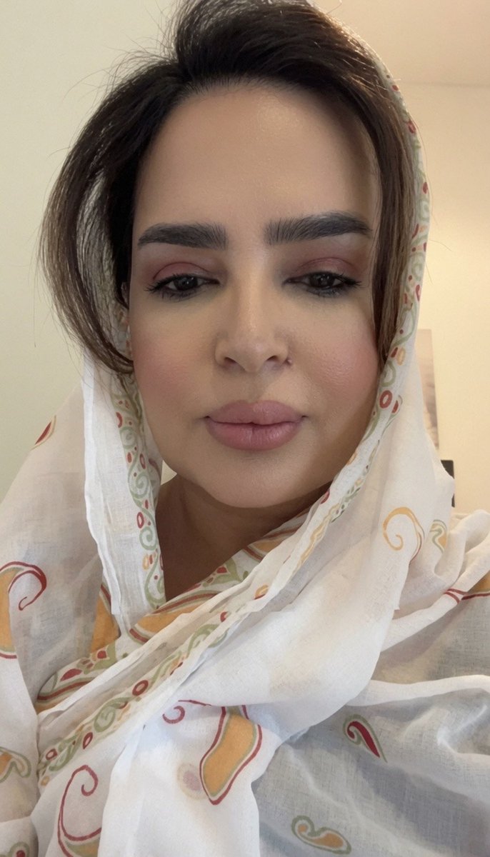 511BdawH's tweet photo. اغلب بيوتنا حنا يالبدو بغض النظر عن مرجلتنا وكرمنا وعلومنا صدقوني مافيه بيت بدوي سنافي مافيه وحده ملامحها خبيثه كذا وتخنزر كل بيوتنا يالبدو مليانه من هالاشكال حتى ولو استرجلنا الملامح هاذي تخصينا 😵‍💫😵‍💫  

#ديوت_بدويٌّْ https://t.co/iTVrO21smm