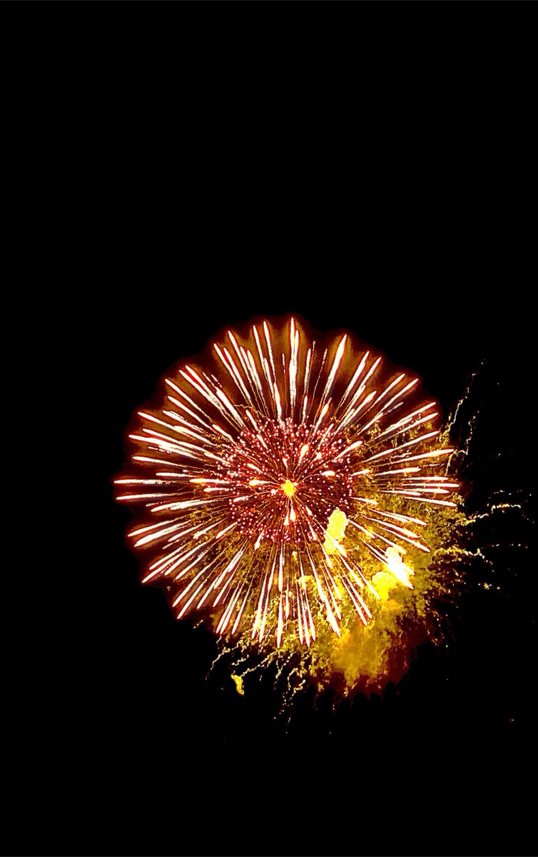 hazaki_0806's tweet photo. 花火の季節ってやつですか！？ https://t.co/wbllE6FyDw
