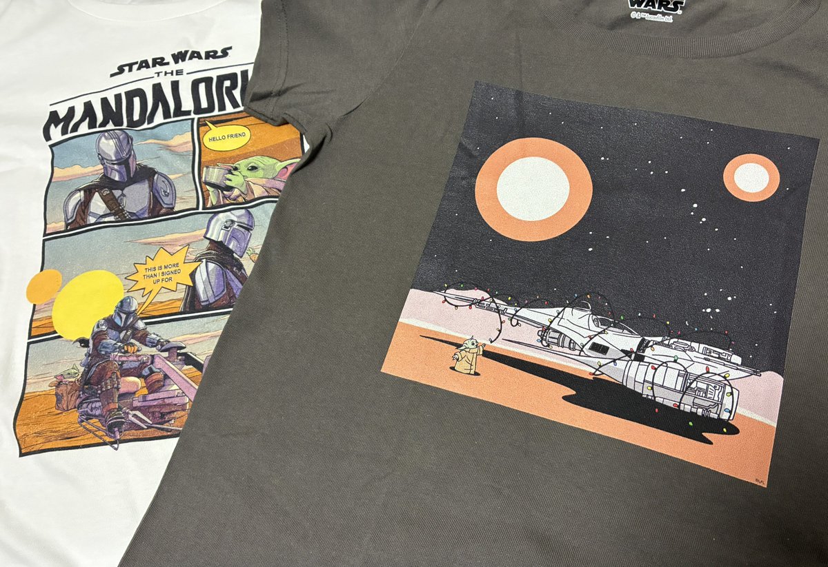 kanmi_neko's tweet photo. 私もマンダロリアンTシャツを買ってしまったので見て！！ N1スターファイターにイルミネーションつけたやつ可愛すぎじゃない！？ https://t.co/vAiwGamQM4
