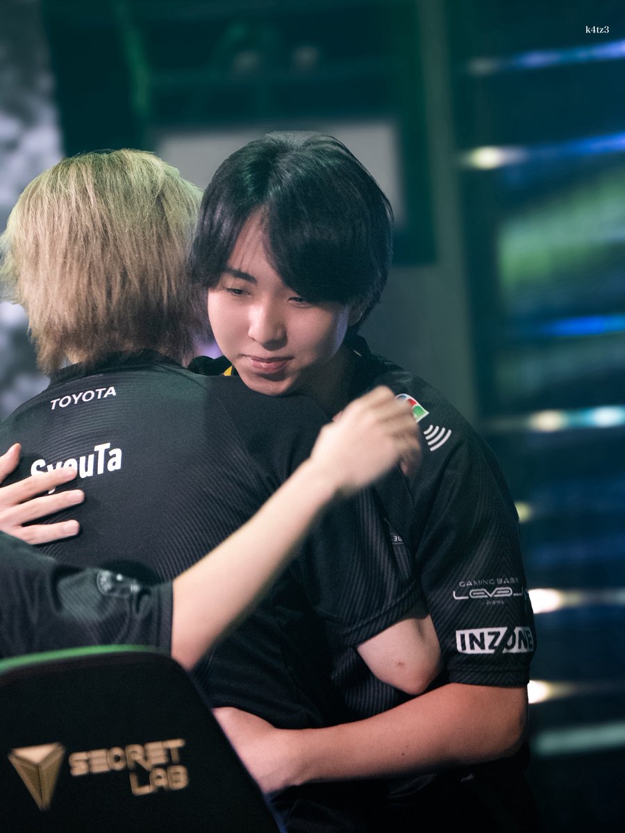 _k4tz3's tweet photo. vctpacific2026 stage2
260724 vsRRQ
🥲🫶🏻
#ZETAWIN #SugarZ3ro
#vctpacific https://t.co/NKY9TnfvUK
