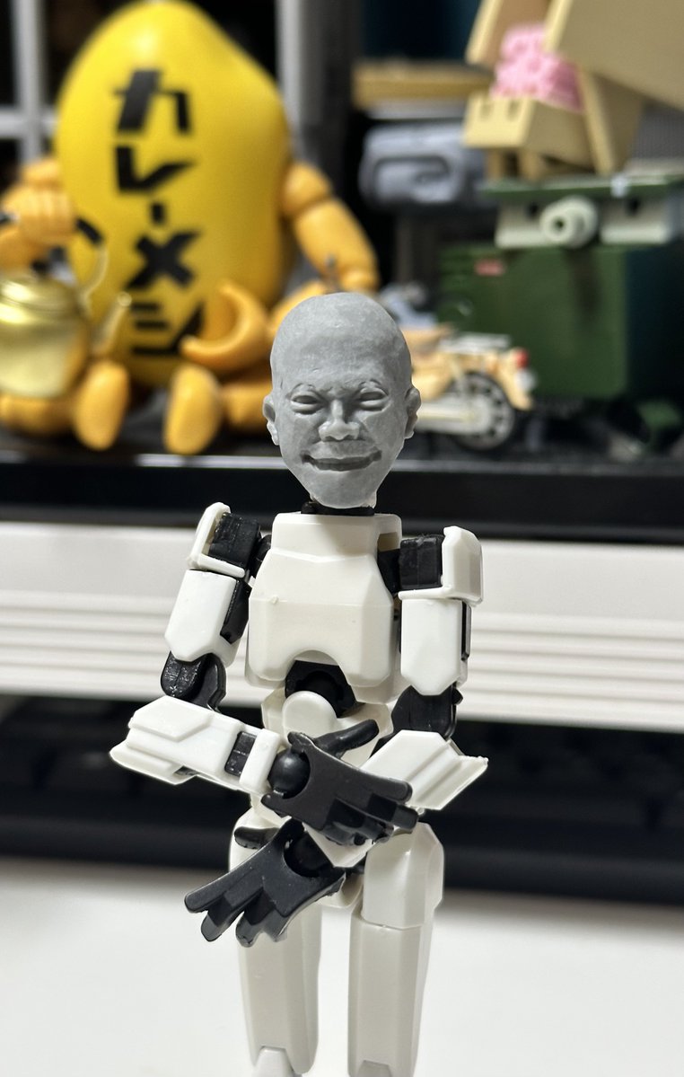 kuro_label1's tweet photo. ゴリラスレンジャー最後の1人
ゴリラスピンクのネタが降りてきたのでリューターでガリガリやりました
もう別人？ww
#ゴリラの檻 
#ゴリラス https://t.co/l8YZpK3J8E