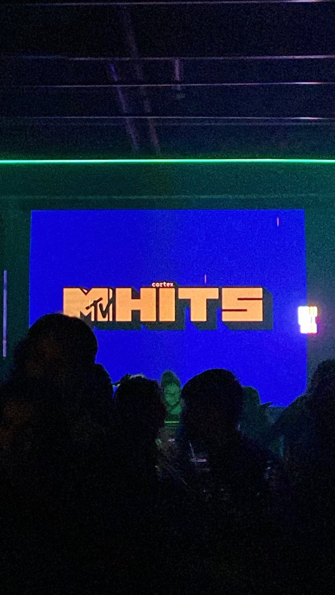 TutsMartins's tweet photo. Minha adolescência toda em uma festa !! https://t.co/uX9uDYUD3T
