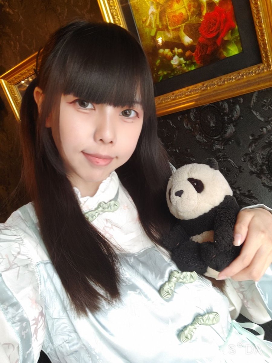 tsugumi_ct's tweet photo. おきゅいんしてます❣️
チャイナイベント最終日🇨🇳
私は18時まで、お城は23時までです✨
お待ちしております✋ https://t.co/EidMKA3Ore