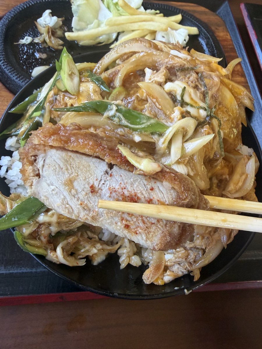Reality0622's tweet photo. 並んだ甲斐があるくらい美味かった！
さすがに食べすぎてお腹キツイ笑
 #あか牛 https://t.co/AwQe9P2yig