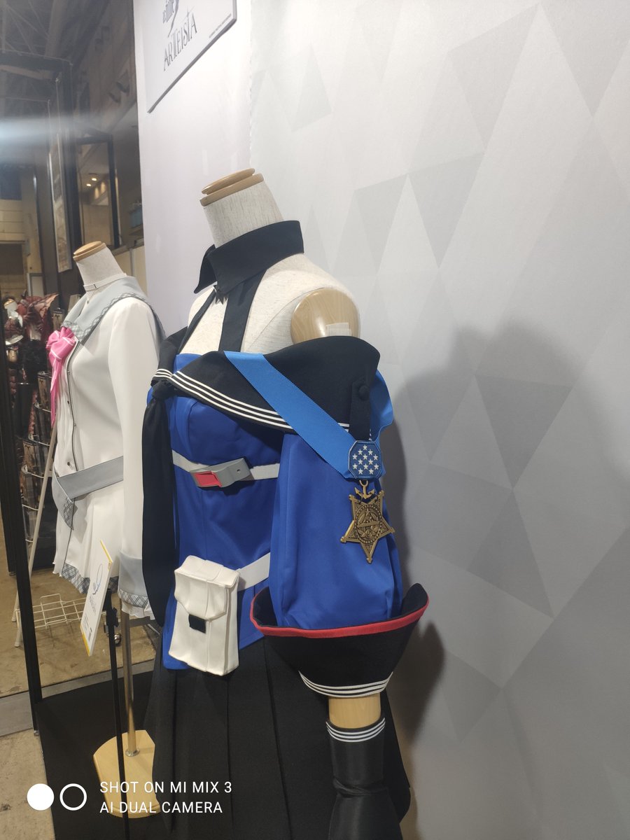 ZECOXZECO's tweet photo. 約翰斯頓的制服喔^_^ https://t.co/7qIdd2i91V
