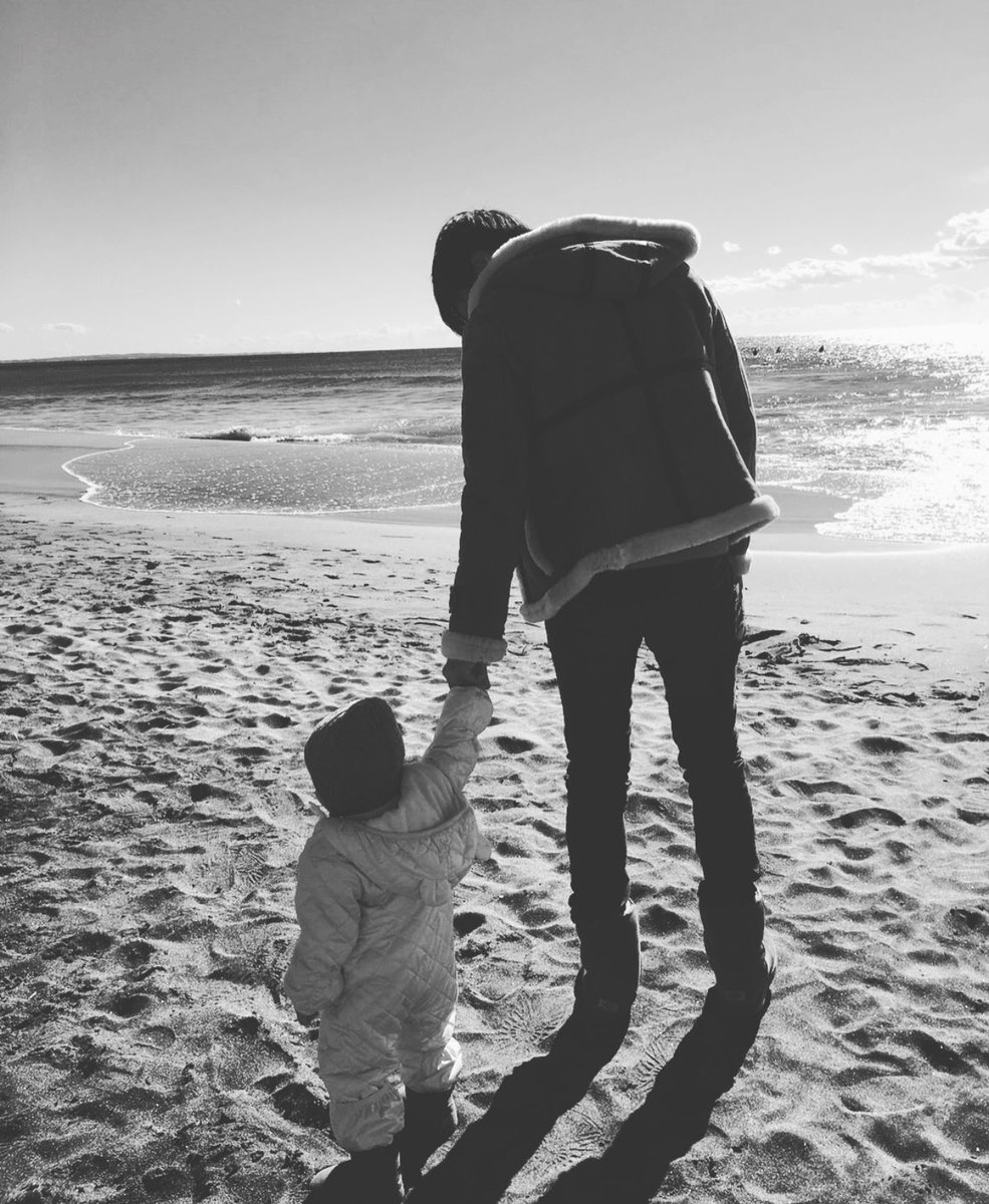 zeroiti1651's tweet photo. 自己紹介

AIで再起を誓うシングルファザー

ワンオペ育児で心も体も限界に

収入は激減し
投資にも失敗
全財産を失いました

でも
子ども達の未来だけは諦めたくない

だから
AIを本気で学び始めました

今はAIで人生をもう一度つくっています

その過程を全部公開中 https://t.co/qQLH2Bembf