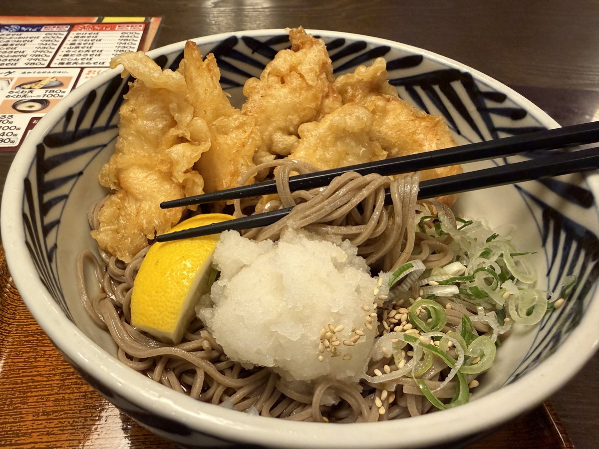 shinoguu's tweet photo. 大垣駅ビルアスティの蕎麦屋さんでとり天蕎麦食べて、アクアウォーク大垣でカーテン買って大垣市内各所に置いてある無料の湧き水で水分補給

あと、大垣駅って駅ピアノあるんやな
人が居たから写真は撮らなかったけど https://t.co/II9qzlVQMU