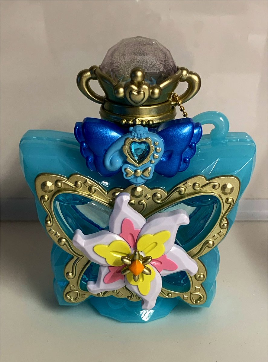 Kamiya_Kayano's tweet photo. 買った。対象年齢6歳以上なので私のモノです。普通に残ってたので買いました。
フレグランス系詳しくないけど余分にウッド系の香りとかついてないのがこの商品としてはなまる。 https://t.co/JEDfxLKI9O