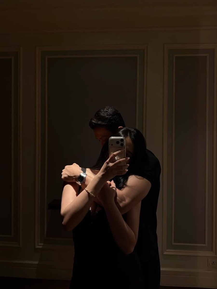 loversphotos's tweet photo. hold me like this forever https://t.co/5bIvKOaAOT