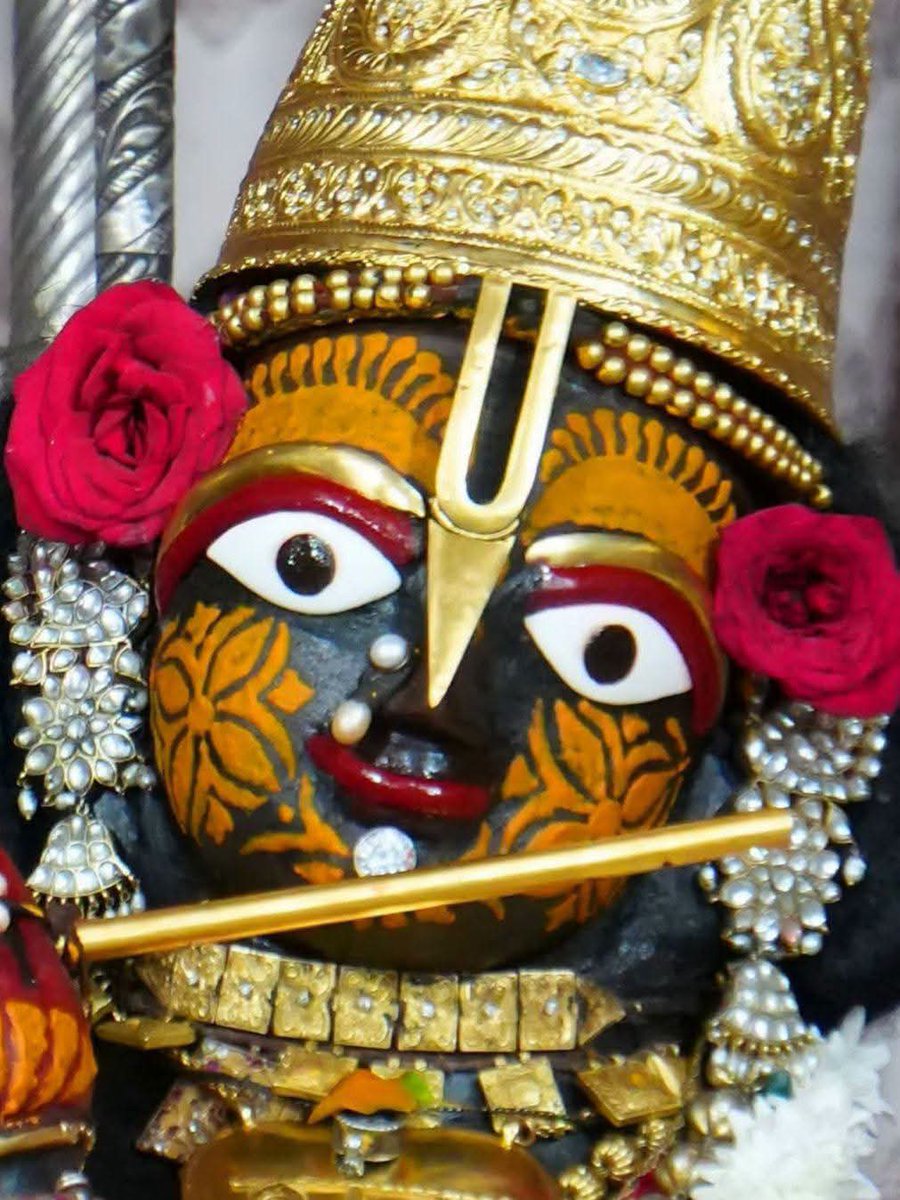 ranveermalpura's tweet photo. करने विश्राम गोविन्द, चले बलि के पास... 
आयेंगे शंकर, पूरी करने भक्तों की आस... 
#मेरे_गोविन्द https://t.co/as44VMTmrF