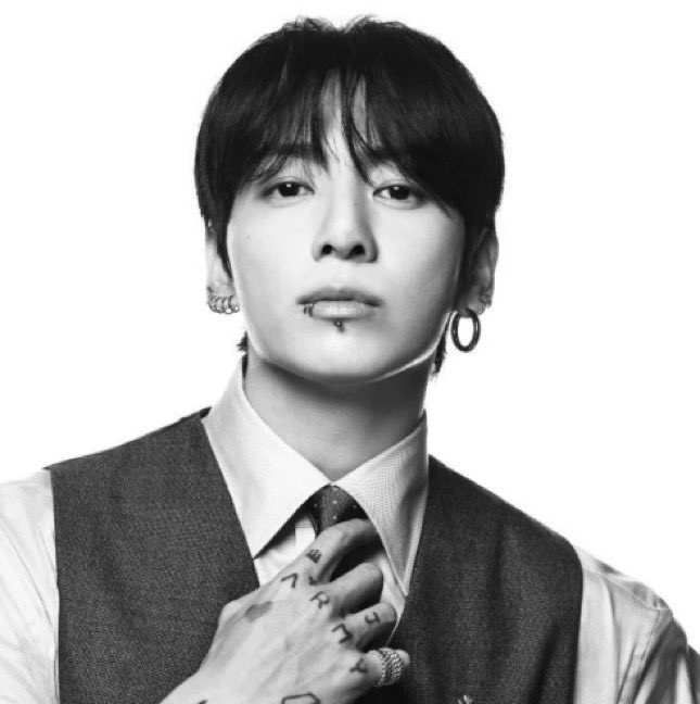 Levoremag's tweet photo. K-pop has scored 7 US iTunes #1 hits this year—and BTS is behind 6 of them through ARIRANG, with 3 credited to Jungkook’s versions.

#BTS #ARIRANG #Jungkook https://t.co/QBzAS8FPyf