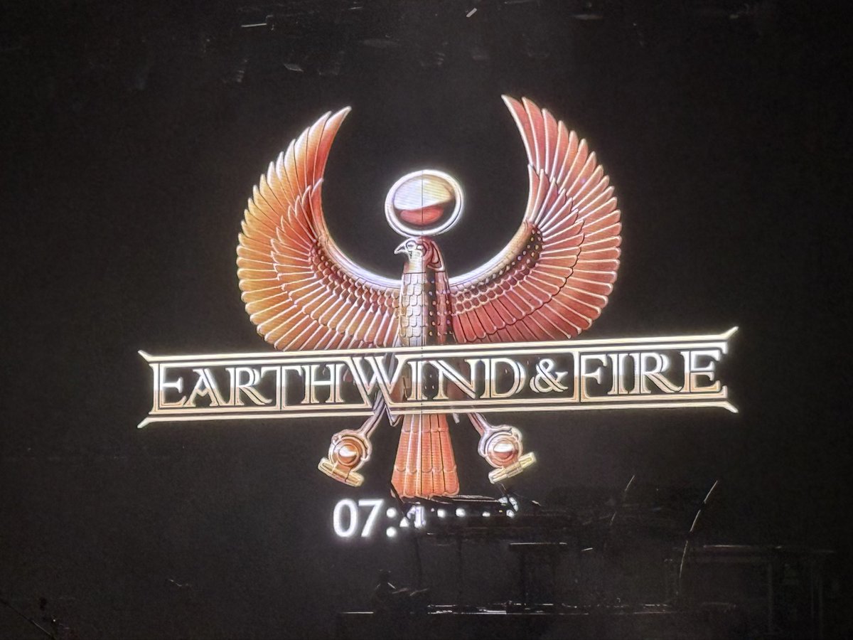 AFriend008's tweet photo. Earth Wind and Fire! https://t.co/lqV9SkmWUV