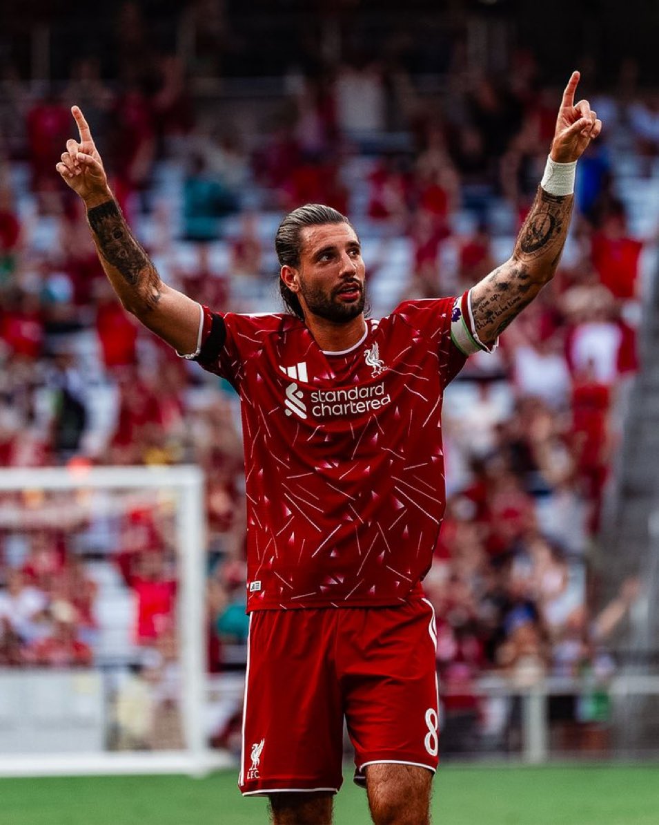 AnythingLFC_'s tweet photo. Scoring screamers ✅ 
Number 8 ✅ 
Captains armband ✅ 

We’ve seen this before🥹🥹 https://t.co/fem9GsHTHi