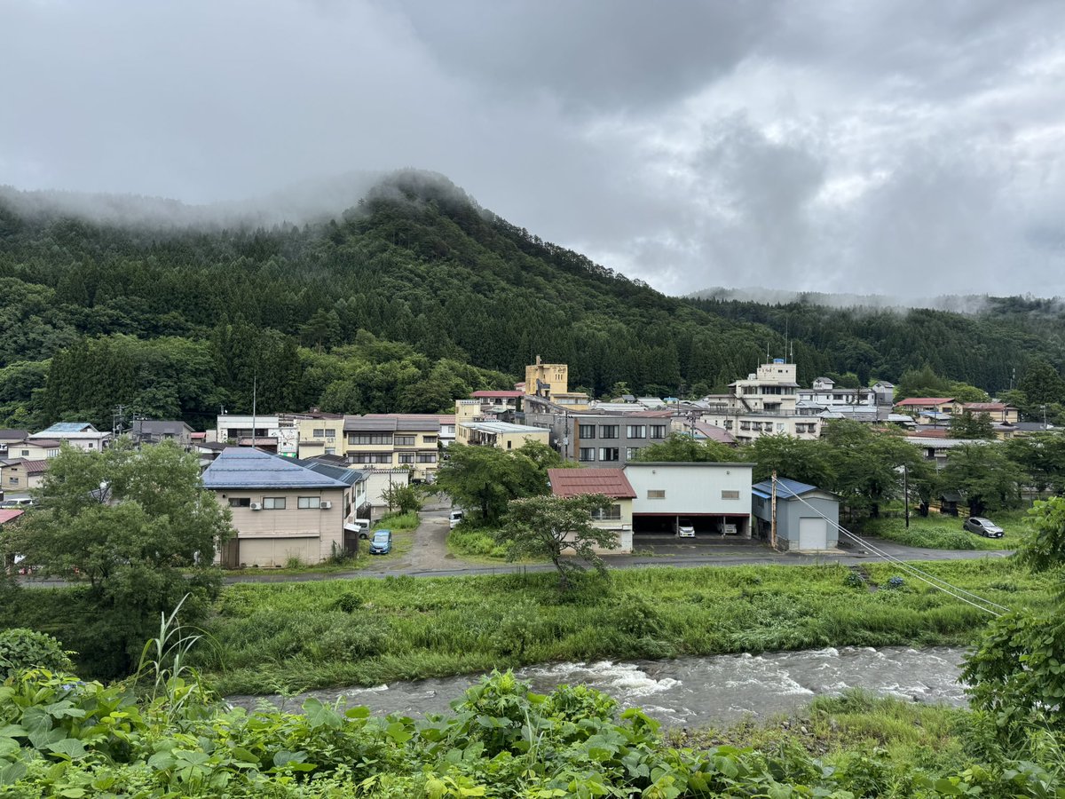 hojunoyu's tweet photo. おはようございます☀️
今朝も曇っています☁️
今は雨が止んでいますが、今日も雨の予報なので、気をつけていきましょう。

今日の営業時間カフェと立ち寄り湯は10時〜21時までになります。
今日も空室ございます。
今日もお待ちしております♨️ https://t.co/Yd1ob5zJ9K