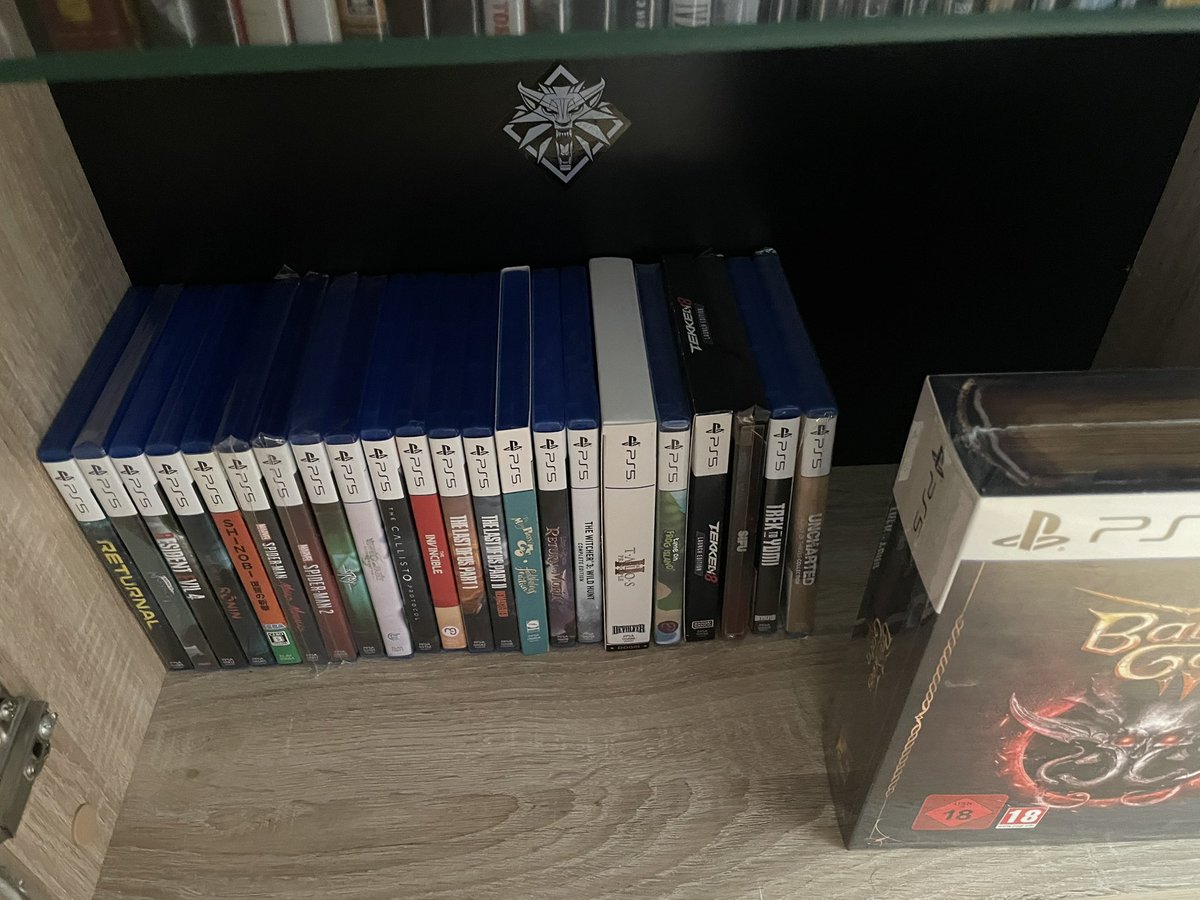 Levonaxper's tweet photo. @SpawnPoiint One advantage of Physical Games, they can’t take it from you anymore. https://t.co/0qPV84OpkM