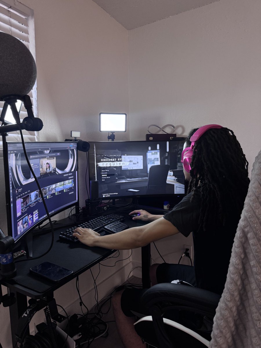 onsomelegendary's tweet photo. Today I will be making my first Youtube video! Can’t end stream until I beat Resident Evil 9…

https://t.co/xkR0l1ynIB https://t.co/jfdfZW8HvS