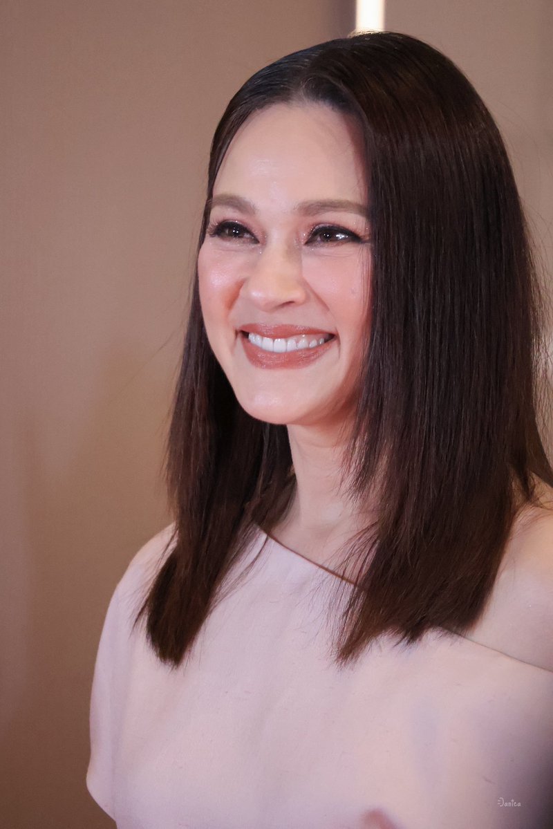 Dxnica_s's tweet photo. คือพี่แหม่มสวยมากๆๆๆๆๆๆ สวยจนอึ้ง สวยตาค้าง สวยมากๆๆๆๆๆๆๆๆ

#แหม่มคัทลียา #mamkathaleeya #SkyCastleThailandWorldPremiere #วิมานอากาศ https://t.co/fvdyxxO2Nj