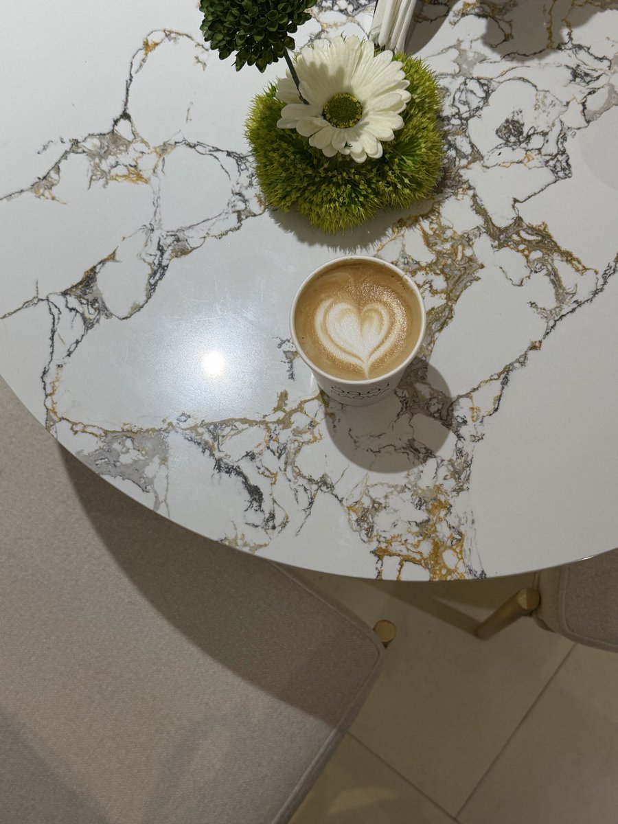 Soheyla_96's tweet photo. "قهوة مغمورة بالورد والحُب من كل إتجاه "
"Coffee immersed in love from every direction" 🌸 https://t.co/xGPlptnpMz