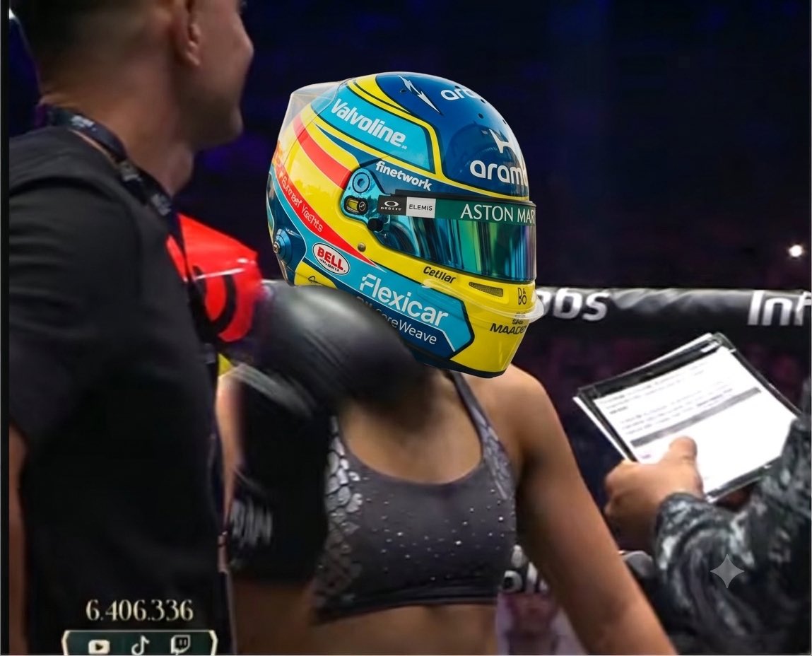 PureDrivingMX's tweet photo. Cómo no iba a ganar con semejante casco 🇪🇸🇲🇽￼
 #LaVeladaDelAñoVI https://t.co/InNluCr0bR