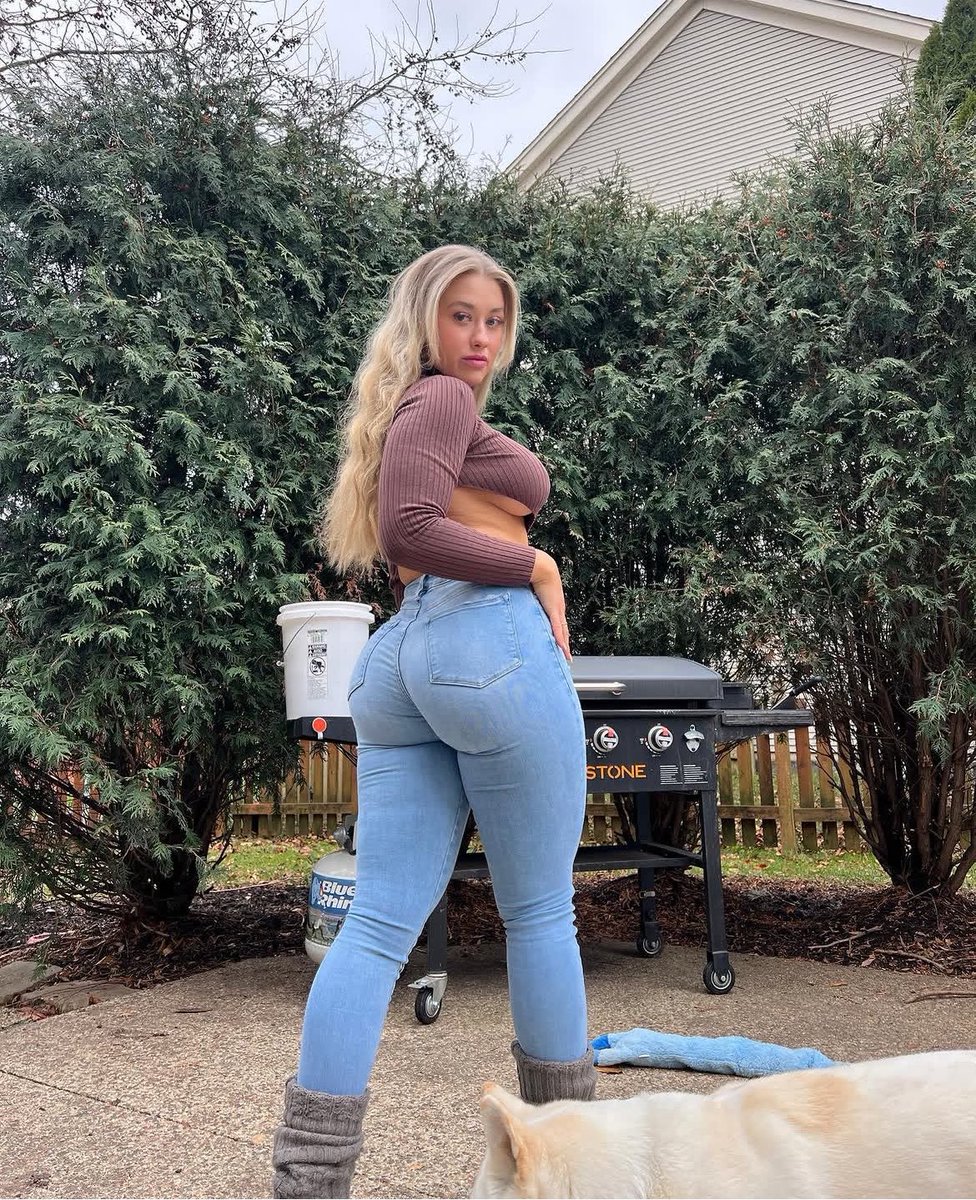 bagattiMa's tweet photo. These jeans are doing some magic I swear 😱 https://t.co/hMOAKrAek1