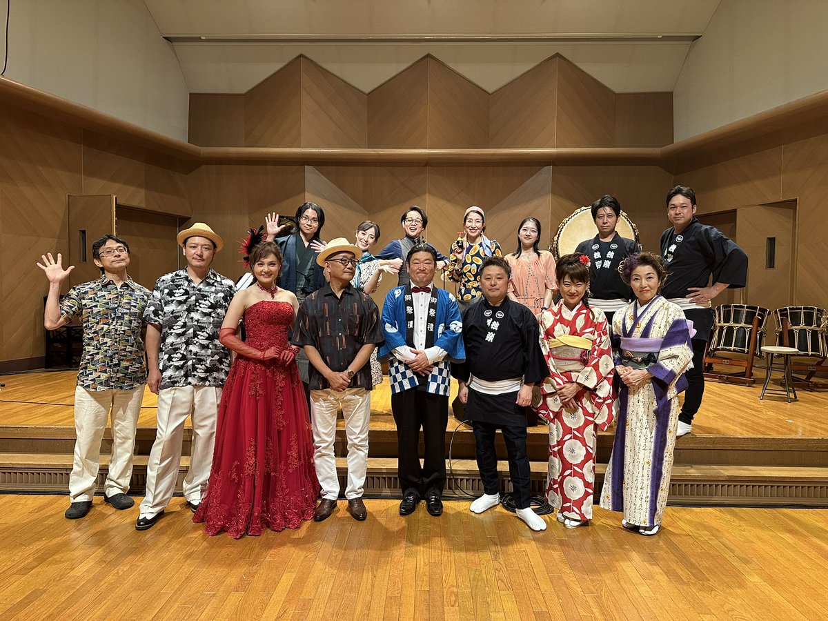 HiroyaOkada's tweet photo. #音芝公演
無事終える事が出来ました😊
いやー楽しかったっす♪
先ずは終演のご挨拶と
お客様、応援してくれた方々、スタッフさん、演奏者さん、演者さん、関係者の皆さん。携わって頂いた全ての皆さまに大感謝です😊 https://t.co/hzcbyBHZBd