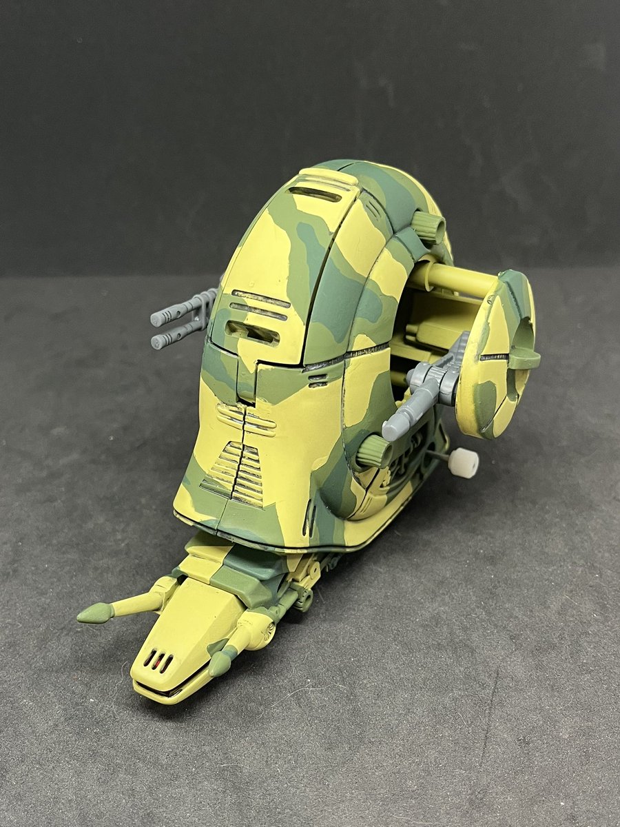 003_amx's tweet photo. #ゾイド

パケ裏再現ゾイドシリーズ

マルダー森林戦仕様　完成しました！

クリアパーツを赤のレジンで複製再現し武装を変更、あと全部迷彩だと味気ないので車輪、武装はグレー系にしています https://t.co/6YiuLp6vxR