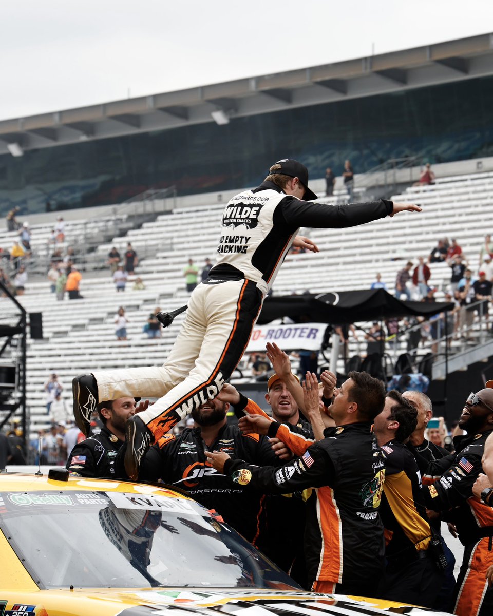 JR Motorsports tweet media